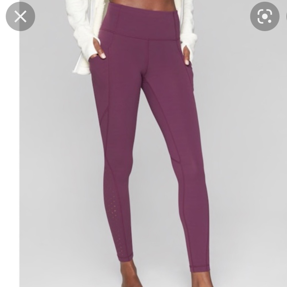 Athleta Laser Cut Pocket Salutations